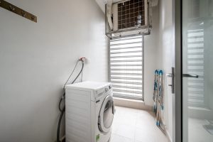 Khu vực máy giặt tại ban công tiện lợi tại Landmark Plus